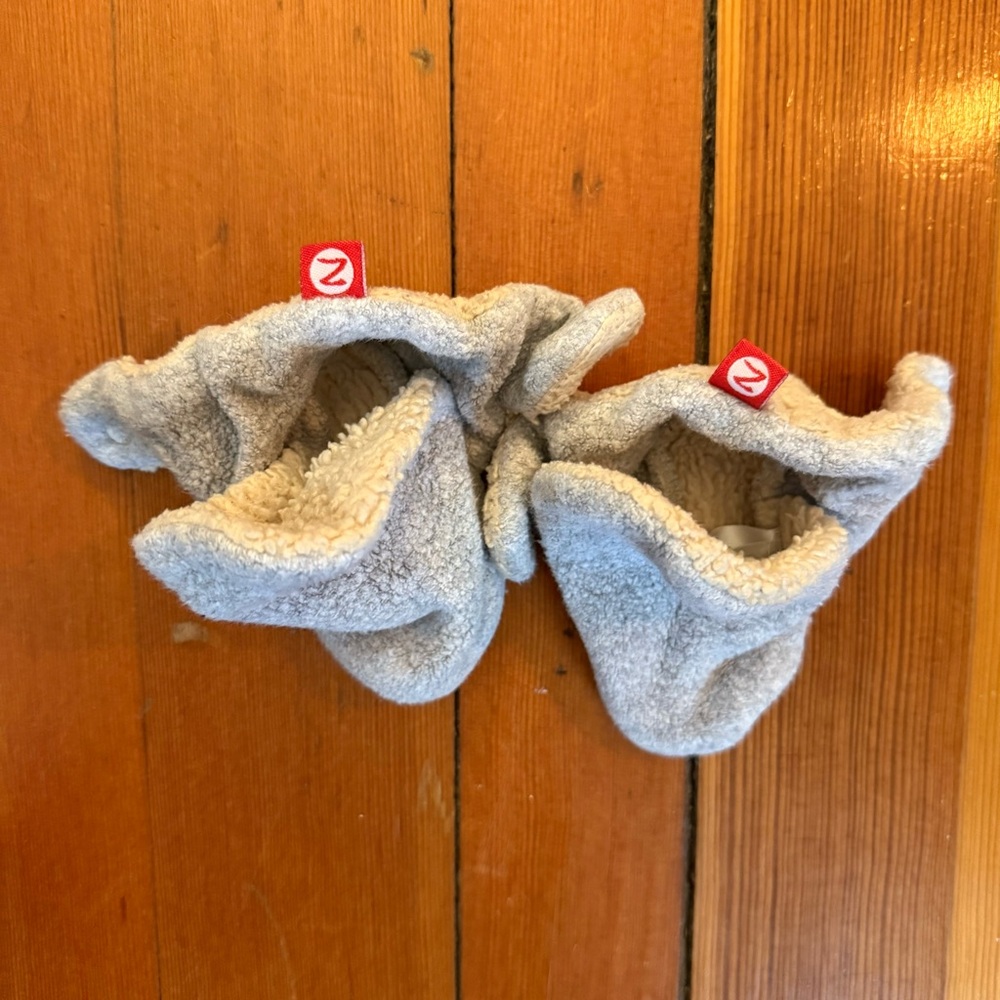 Zutano Booties (2 pairs) & Baby Hat